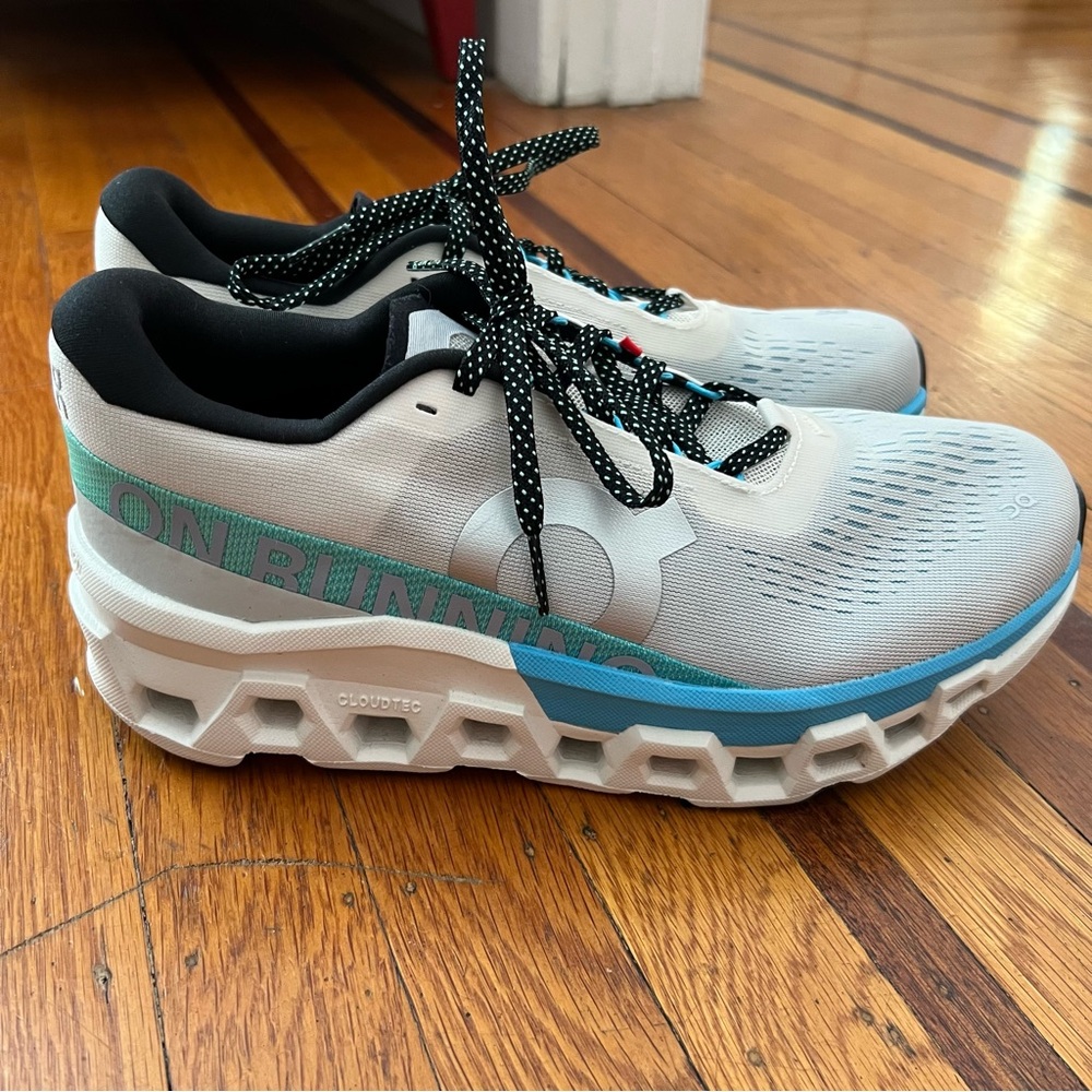 ON Running Cloudmonster 2 women’s shoes 9.5 white cream blue EUC worn once - Picture 2 of 8